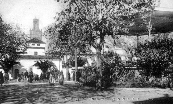 TLEMCEN  PLACE DE L HOTEL DE VILLE.JPG